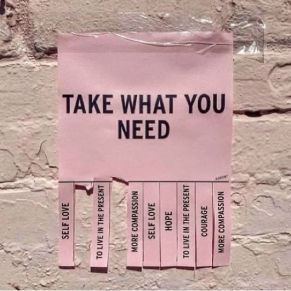 PUFFER PURSE ~ Women’s light gray crossbody w/removable straps for handbag - Picture 9 of 9